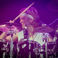Live shot of Adam Aggiss (Stewart Copeland)