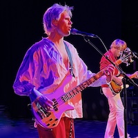 Live shot Peter Wright (Sting) and Tim Haycocks (Andy Summers)
